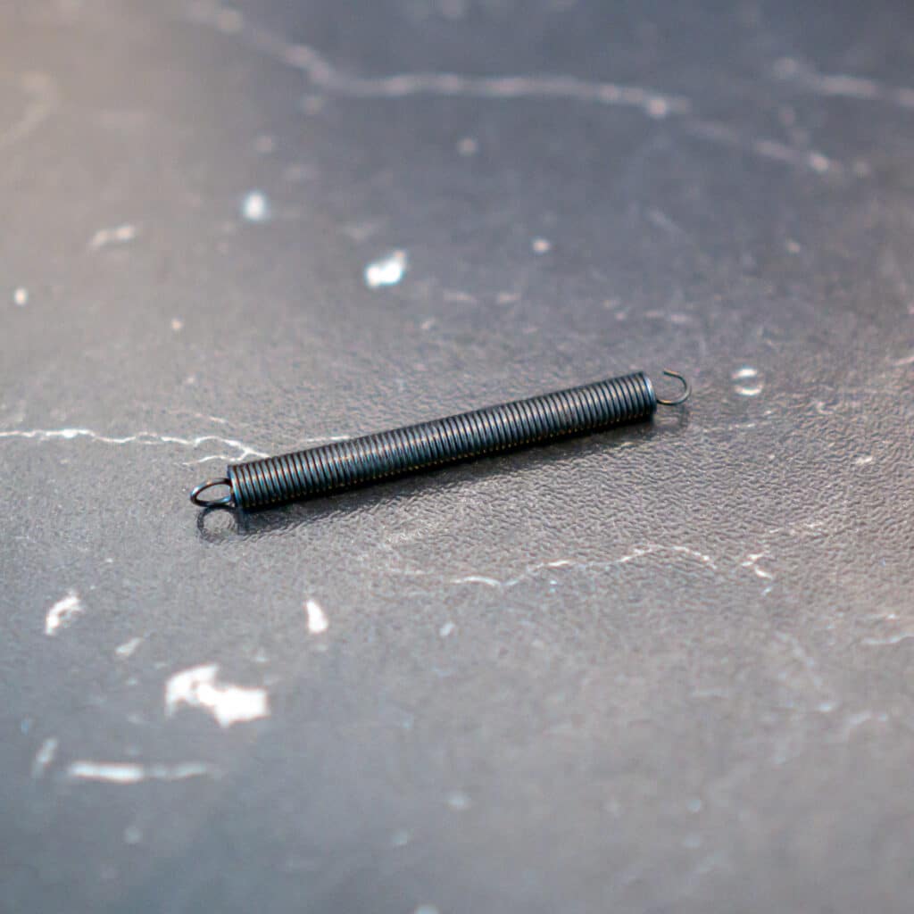 Airsoft Charging Handle Spring / SpannhebelFederl für viele M4 Modelle