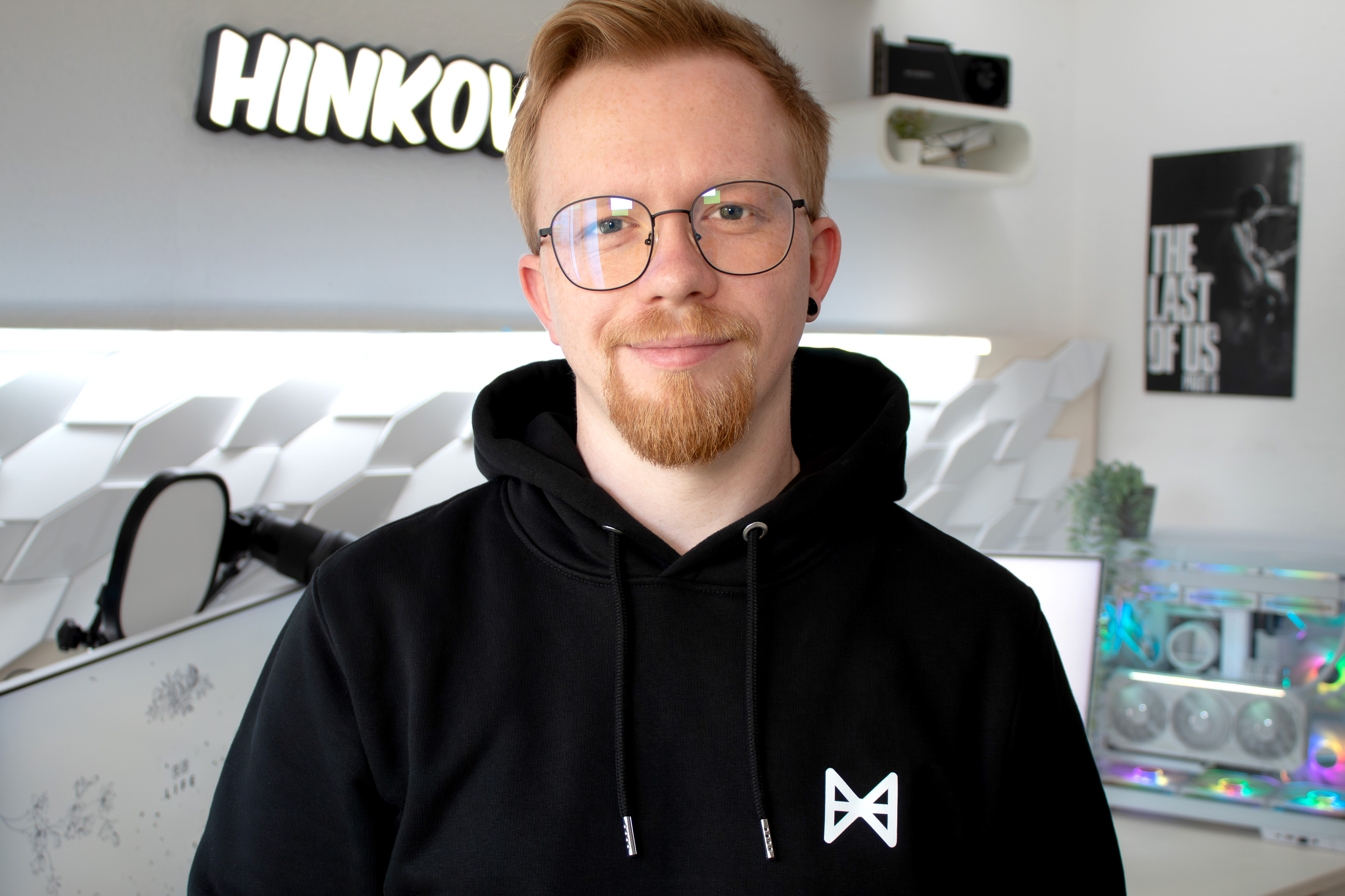 Hinkowicz-Hoodie-Merch-Shop