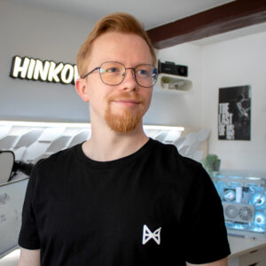Hinkowicz-Tshirt-Merch-Shop